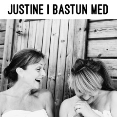 Justine i bastun med: Ritza Papaconstantinou