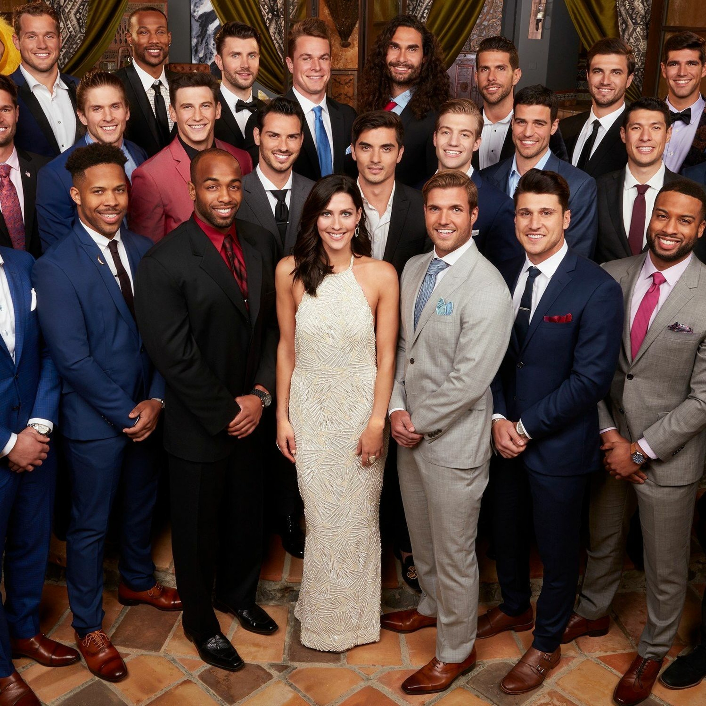 Bachelorette 14 / Episode 1: Limos, Luscious Locks & Layups thumbnail