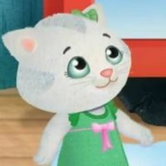 JoJo visits an Alti Scan