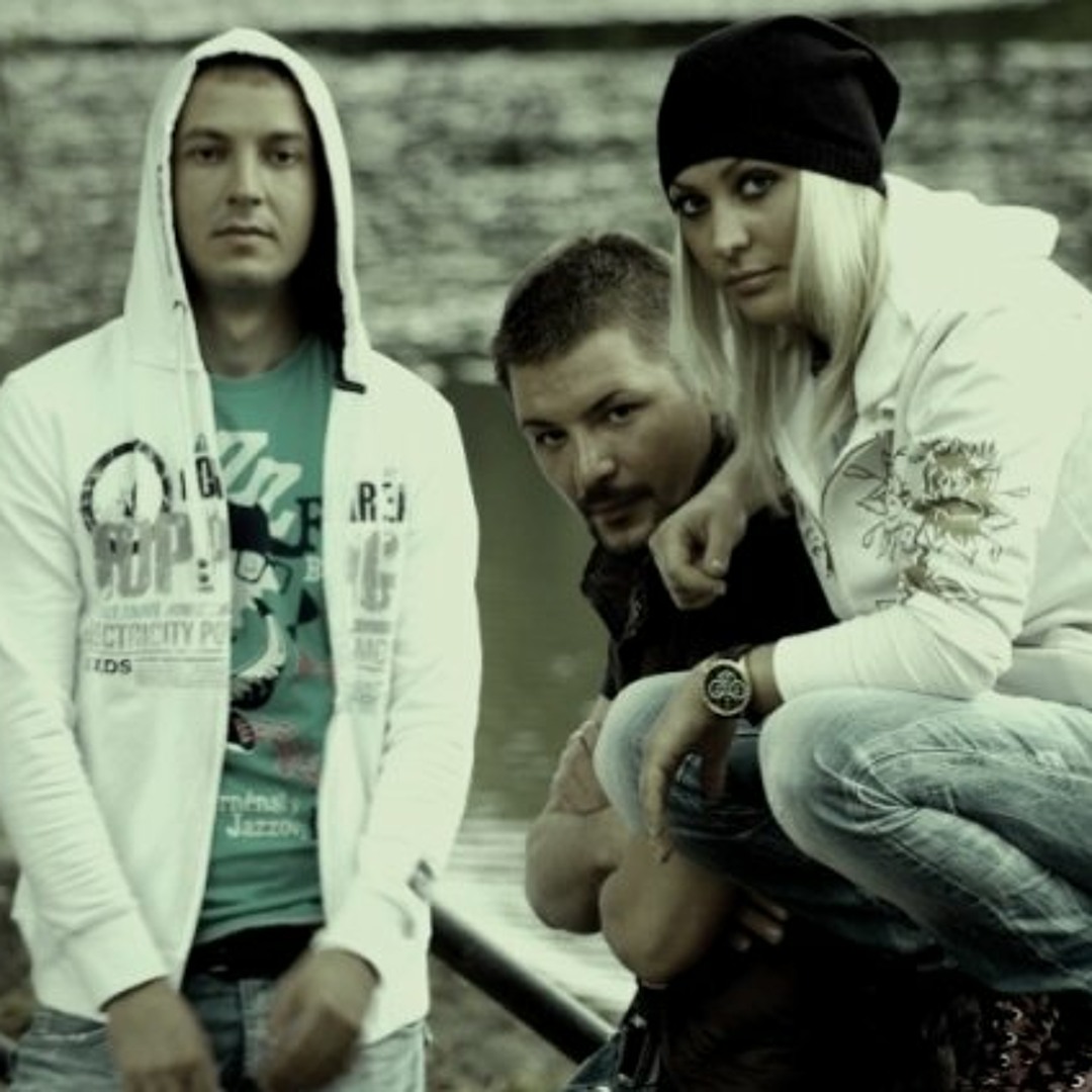 Многоточие дыши клип. Дыши плывут облака песня. Дыши взгляни на небо обложка. Группа дыши солистка. Проект дыши.