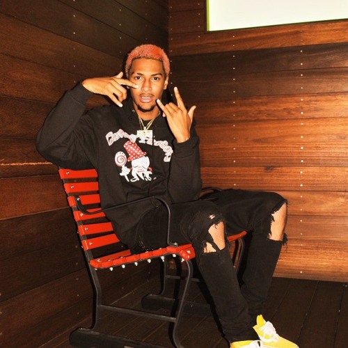 *REMIX* Comethazine & Wifisfuneral - Sticks out The Window feat. Yung Forest