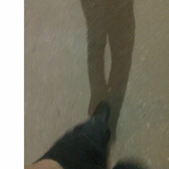 فارغ يريد أن يصرخ لكن منزله يضيق بصراخه_