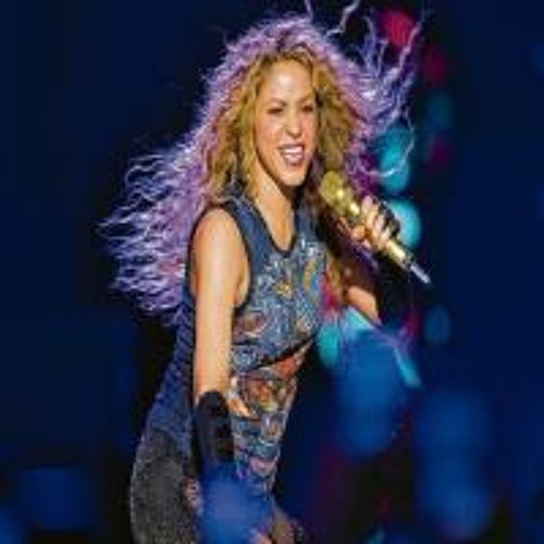 Listen to Shakira live @ Hamburg - La La La, Waka Waka (This Time for  Africa) - EL DORADO World Tour by Anderson Monteiro in Shakira - El Dorado  World Tour -