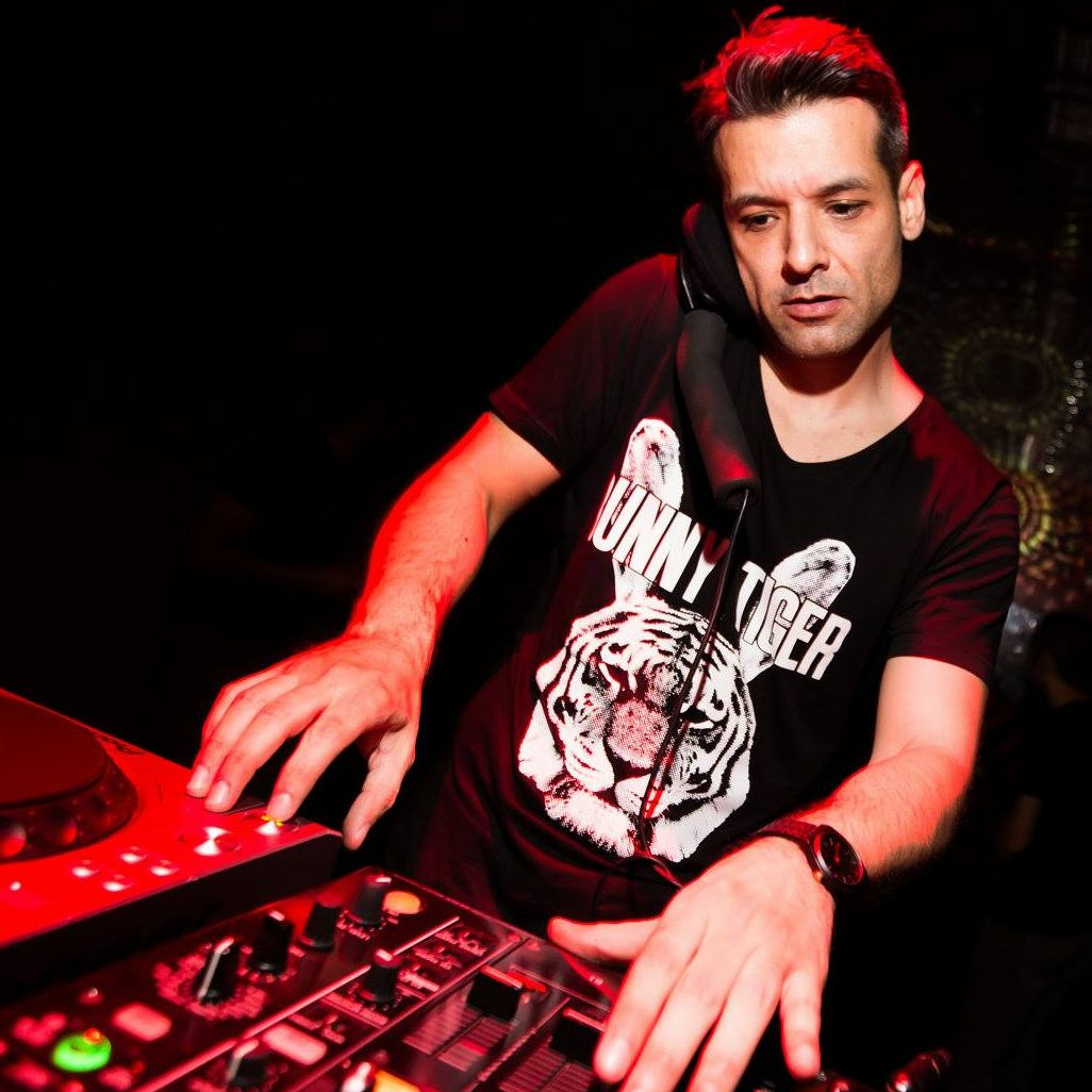 MERT YUCEL DJ MIXES & SETZ