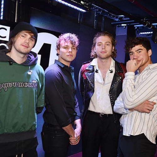 5 Seconds of Summer- No Roots (Alice Merton Cover) in the Live Lounge