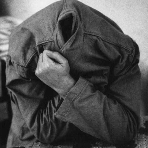 تائهٌ ضلّ الطريق - علي الحمزي