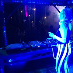 Sarah@ThePagodaStage