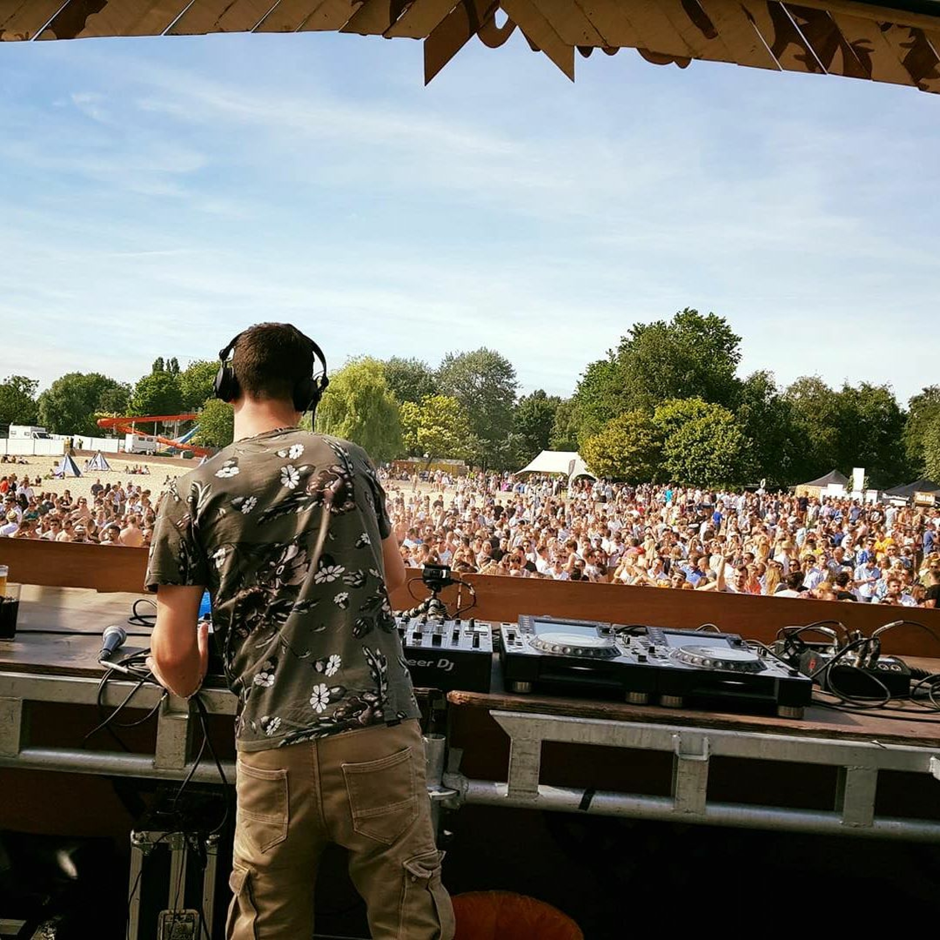 Steve Slight @ Thé Dansant Boho Beach episode artwork