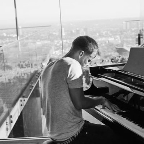 Stream Avicii - ID (Piano) [Edit] by Frankz Room | Listen online for free  on SoundCloud