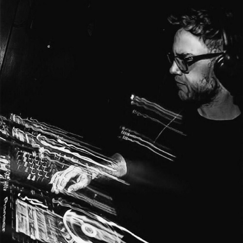 Dusky - Songs Of Phase (Audiojack Remix) [Josh Butler - BBC Radio 1 Essential Mix]
