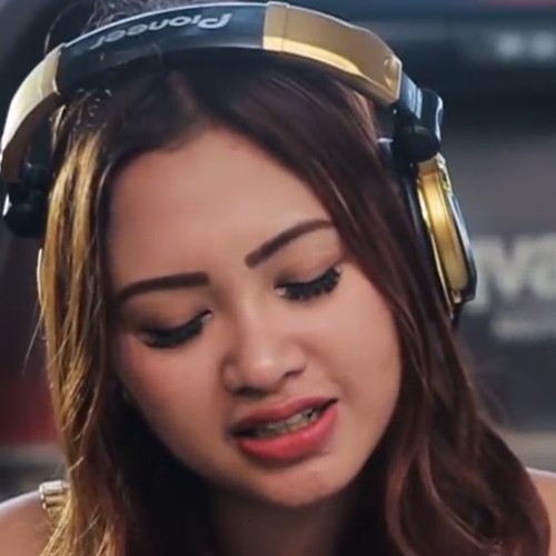 Dj Emily Young Lagi Syantik By Revi