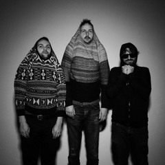 Květy (+Martina Trchová) _ Něco by se mělo stát