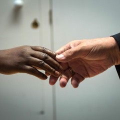 Cardinal meets with refugees at Jesuit centre in London