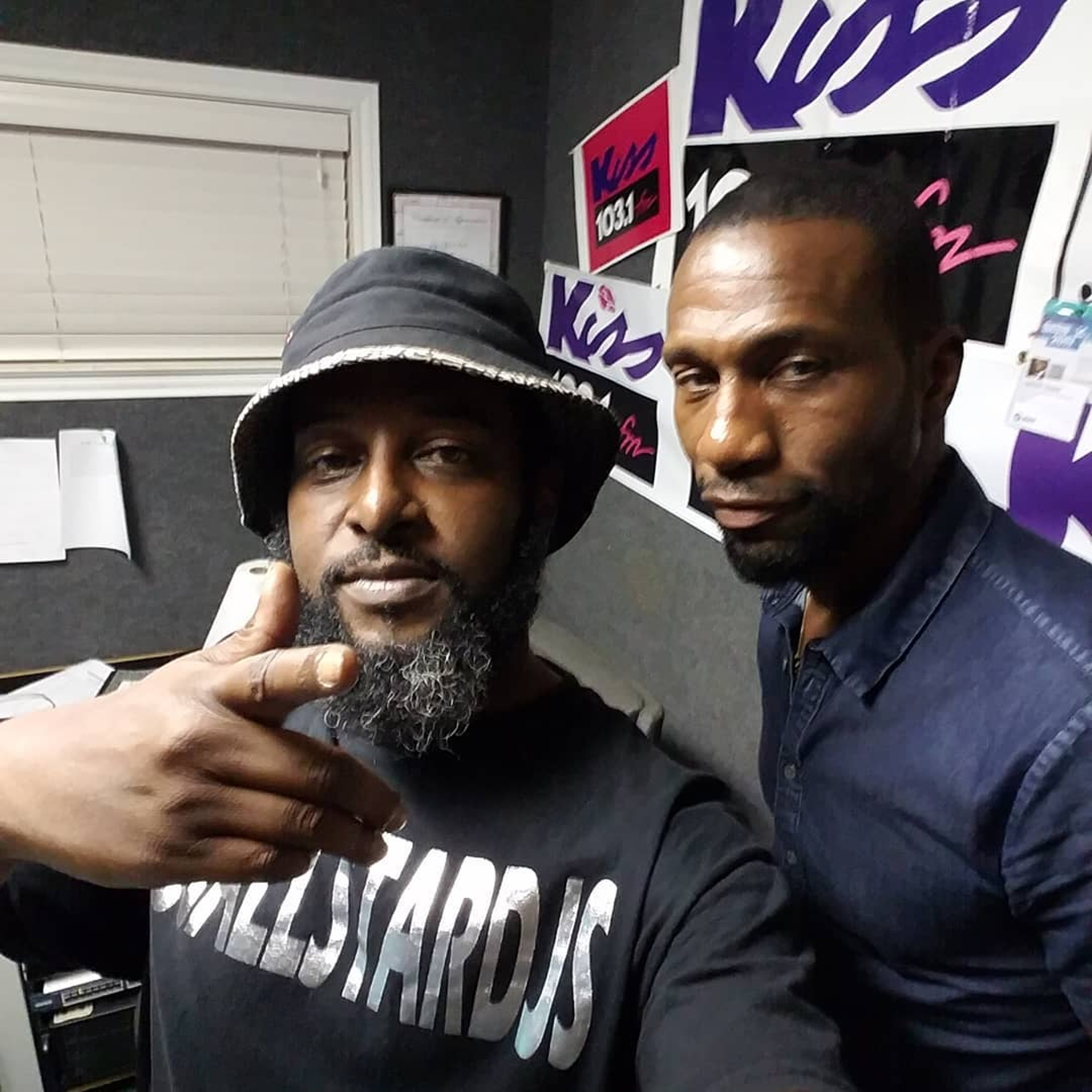 Actor/Musician Leon Robinson Talks Career And New Album episode artwork