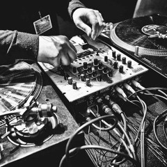 #Nr.3 Pounding Techno Music by Inner Groove
