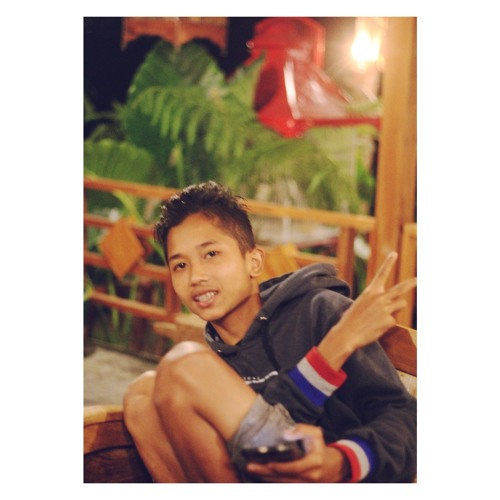 Nadia Zerlinda - Sakkarepmu (Official Lyric Video).mp3