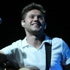 Niall soundchecking "Finally Free" in Houston, Texas 07/18/18