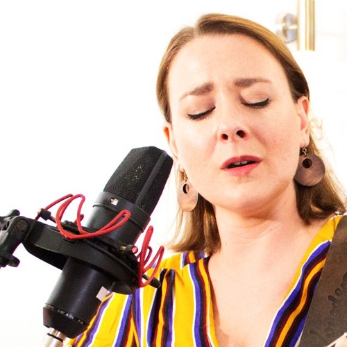 Síomha 'Spéir Rua an Iúil’ - Pantisocracy S3 E7 'Room At The Table'