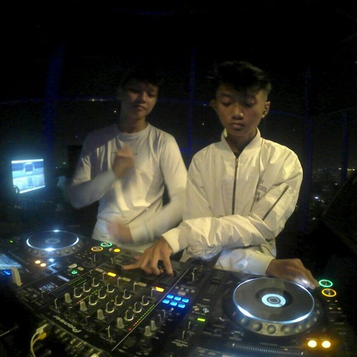 Lunatic - WikyeshaMashUp.mp3