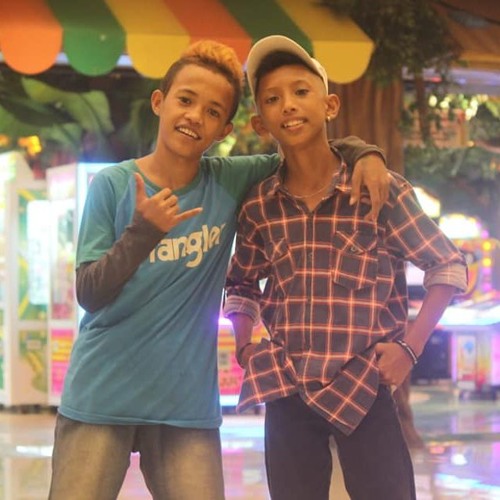 Stream O #39 K™ LAGI SYANTIK DJ ENCHO M M C FT SITI BADRIAH mp3 by Stream O #39 K™ LAGI SYANTIK DJ ENCHO M M C FT SITI BADRIAH mp3 by