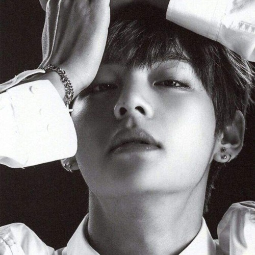 𝒕𝒆𝒍𝒆𝒑𝒉𝒐𝒏𝒆