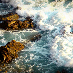 Ocean Waves Crashing on Rocks (75 Minutes)