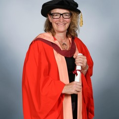 Dr Juliet Davenport receives honorary degree from the University of Bristol