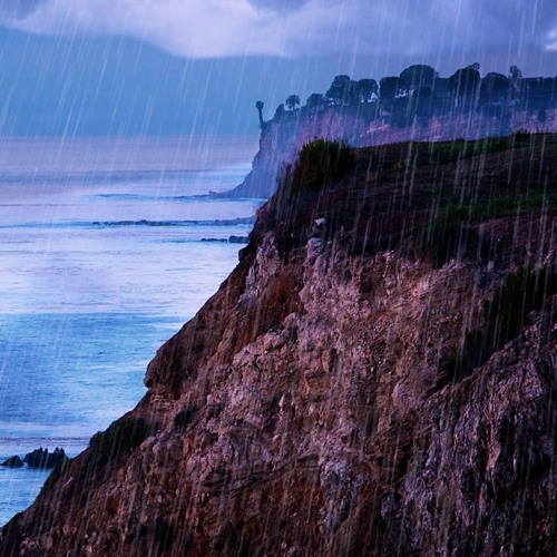 Thunderstorm & Ocean Sounds (75 Minutes)