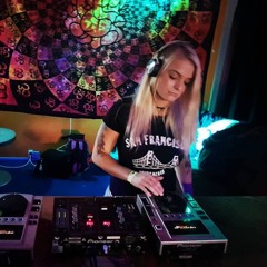 DJane Lissza - Sudden Strike At Christmas