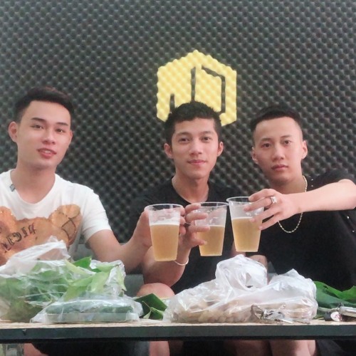 Em Vẫn Chưa Về - VKey FT Minh Quang Ft Công Lặc Remix