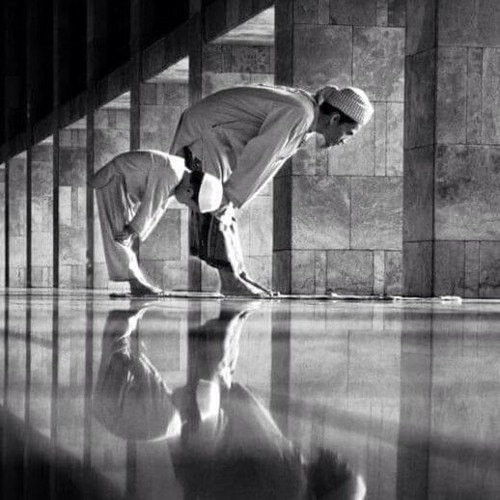 أفِق مِن سكْرتِك .. إنَّه المَوت - خالد الراشد