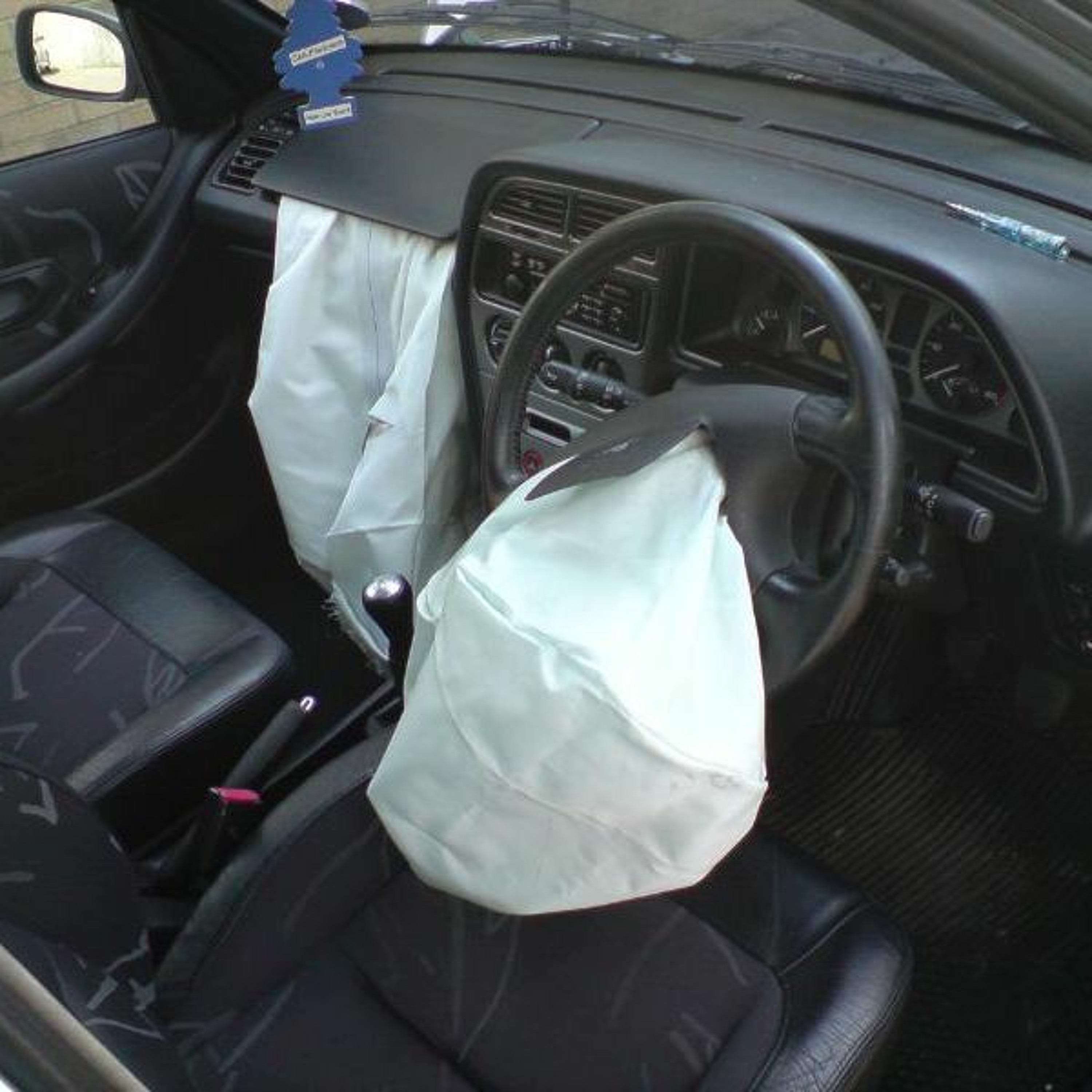 Overdrive: Paul Steely White-transport alternatives in New York; Is My Airbag safe? thumbnail