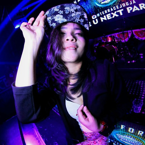 Mr.Abagnale - New Dj Mama Muda Vs Ilusi Tak Bertepi DUGEM FUNKOT TERBARU.mp3