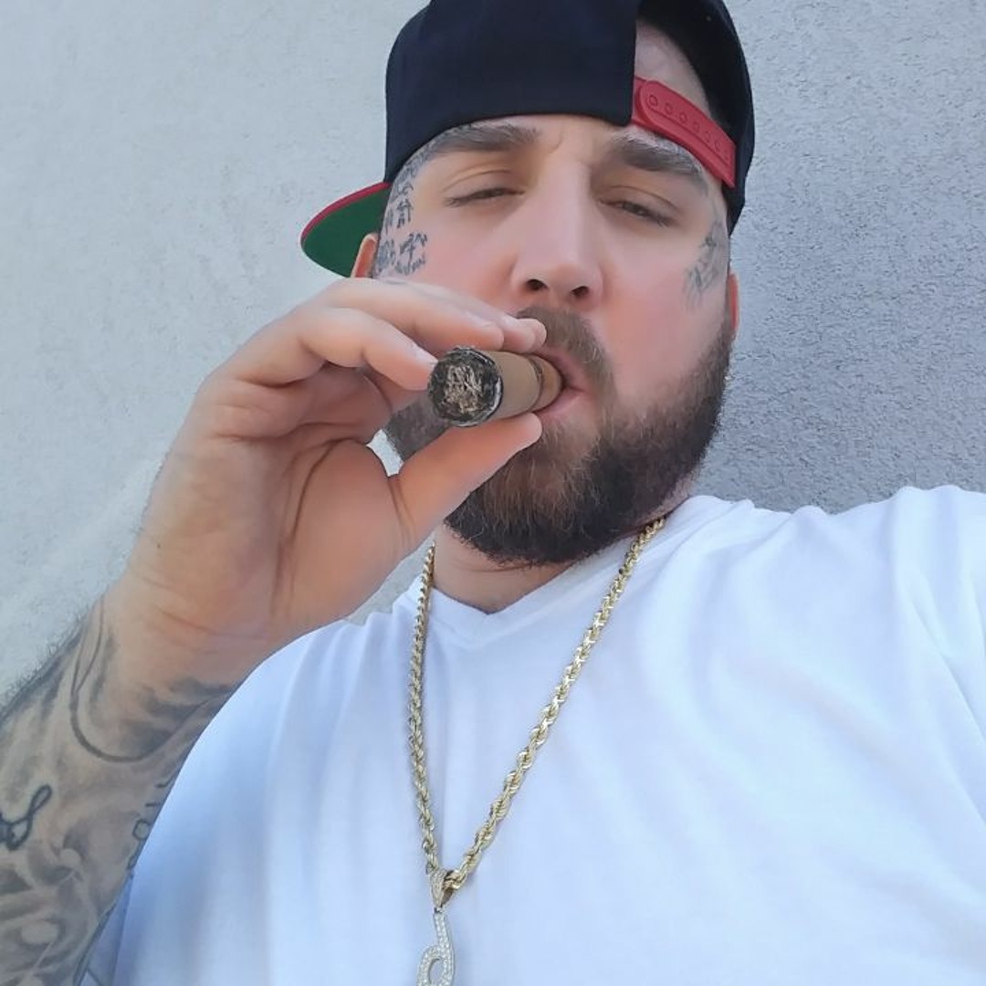 artworks-000385765263-5g34d8-