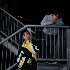 05. Who You? (Feat. Navillus)