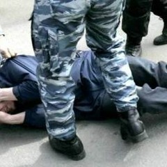 Как избивали парня, сломали ногу при задержании по статье 328 УК РБ