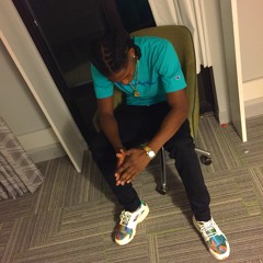 Marley Mont - AT THE LIGHT freestyle