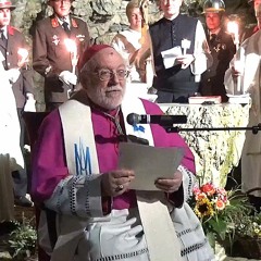 Marienfeier Lichterprozession zur Heiligenkreuzer-Lourdesgrotte- Nuntius Peter Stephan Zurbriggen