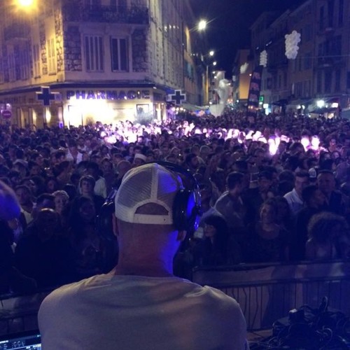Live at DOLLY WHITE STREET Août 2018