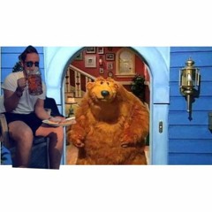 Nalle har ett stort blått hus