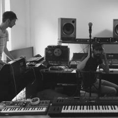 Ayo Analogy - Plastic Statue Live @ EP - E-Motional Provokation - Radio Vibration