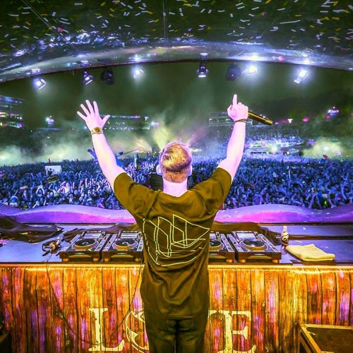 Hardwell - Without Me | Intro Tomorrowland 2018 (The King Is Back)