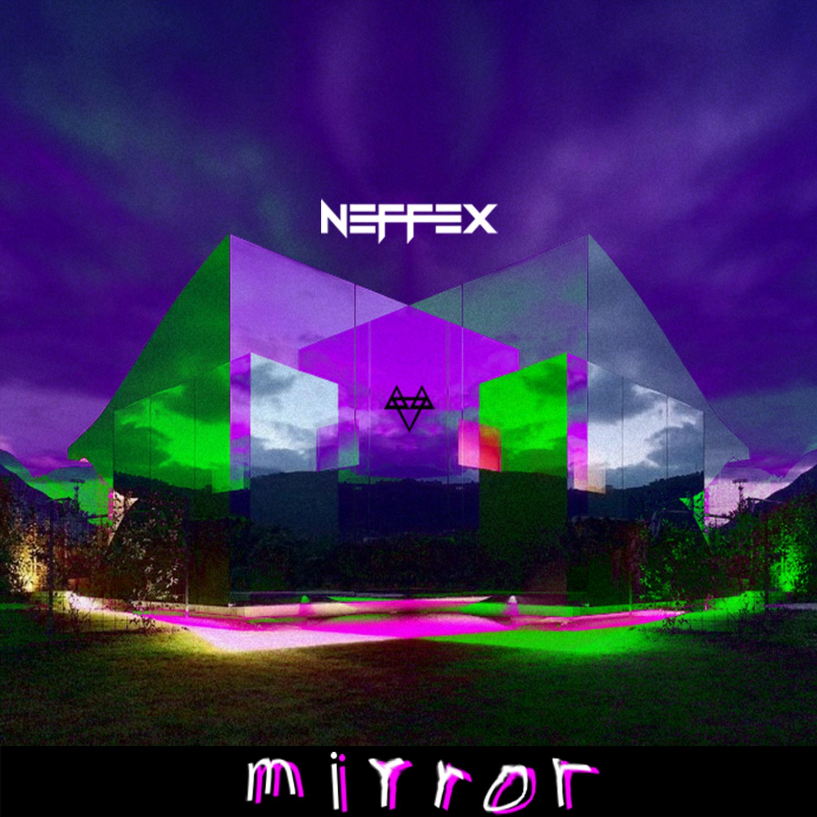 Mirror [Copyright Free]