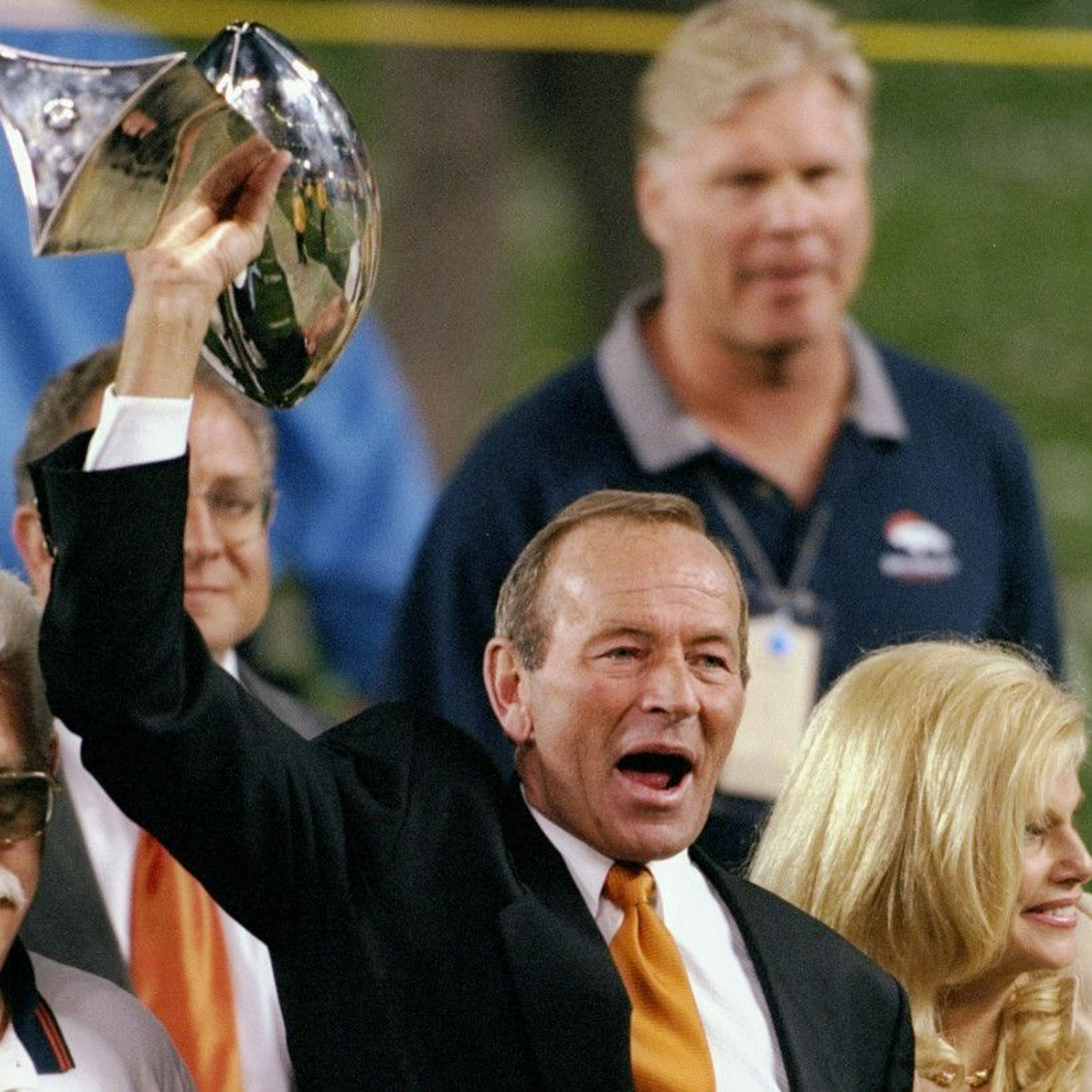 Ep. 28 -- Broncos owner Pat Bowlen on cusp of Hall of Fame nomination. Will he get in? episode artwork