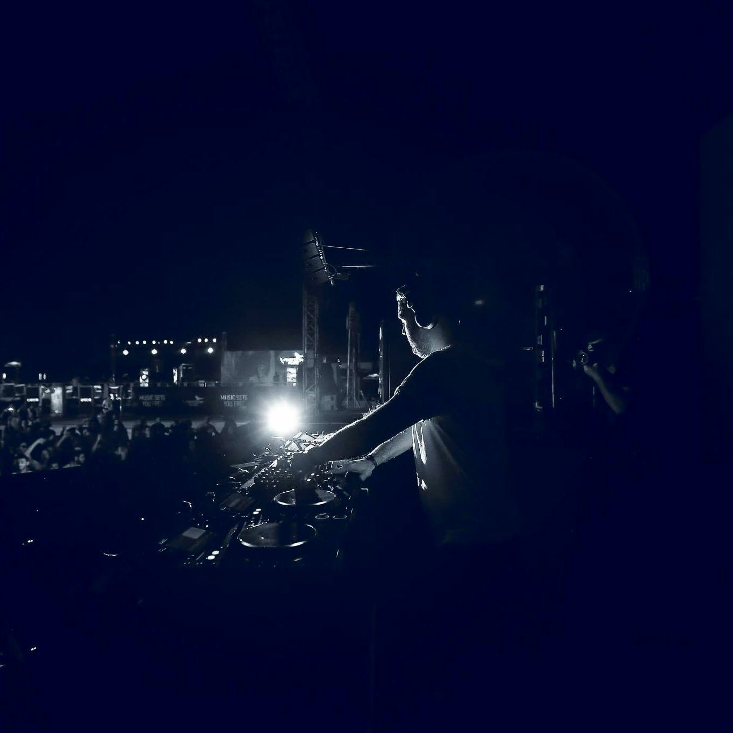 Paul Thomas presents UV Radio