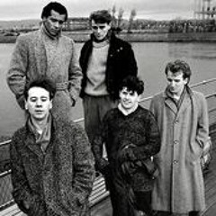 Simple Minds - Love Will Tear Us Apart