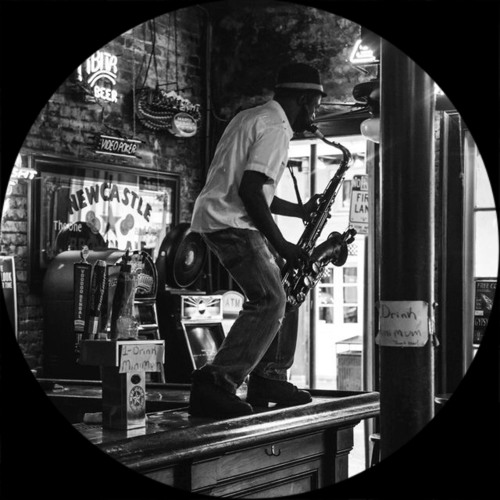 PREMIERE: WiKETT - Shape Less