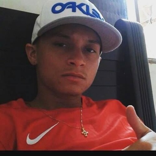 MC Charada E MC Dede - O Menininho Que Andava Apé (Lançamento 2018) (2)