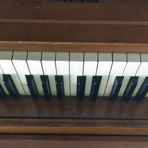 Shitty piano