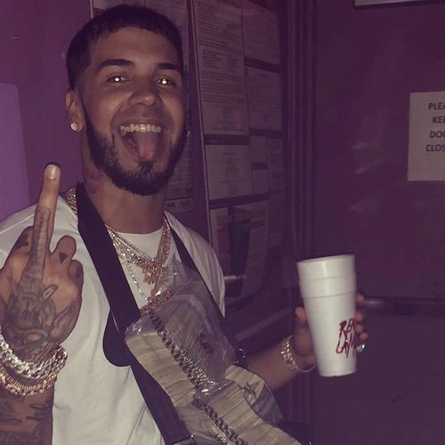 m encontré a anuel en balito y nos echamos un ron oro con cocacola